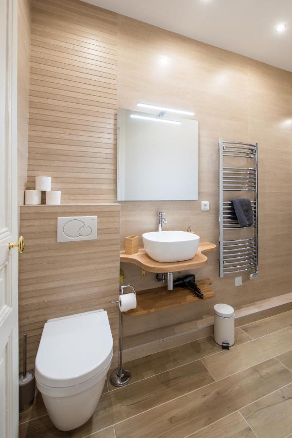 2 Bedroom Appartement Near Tour Eiffel & Trocadero Paris Exterior foto